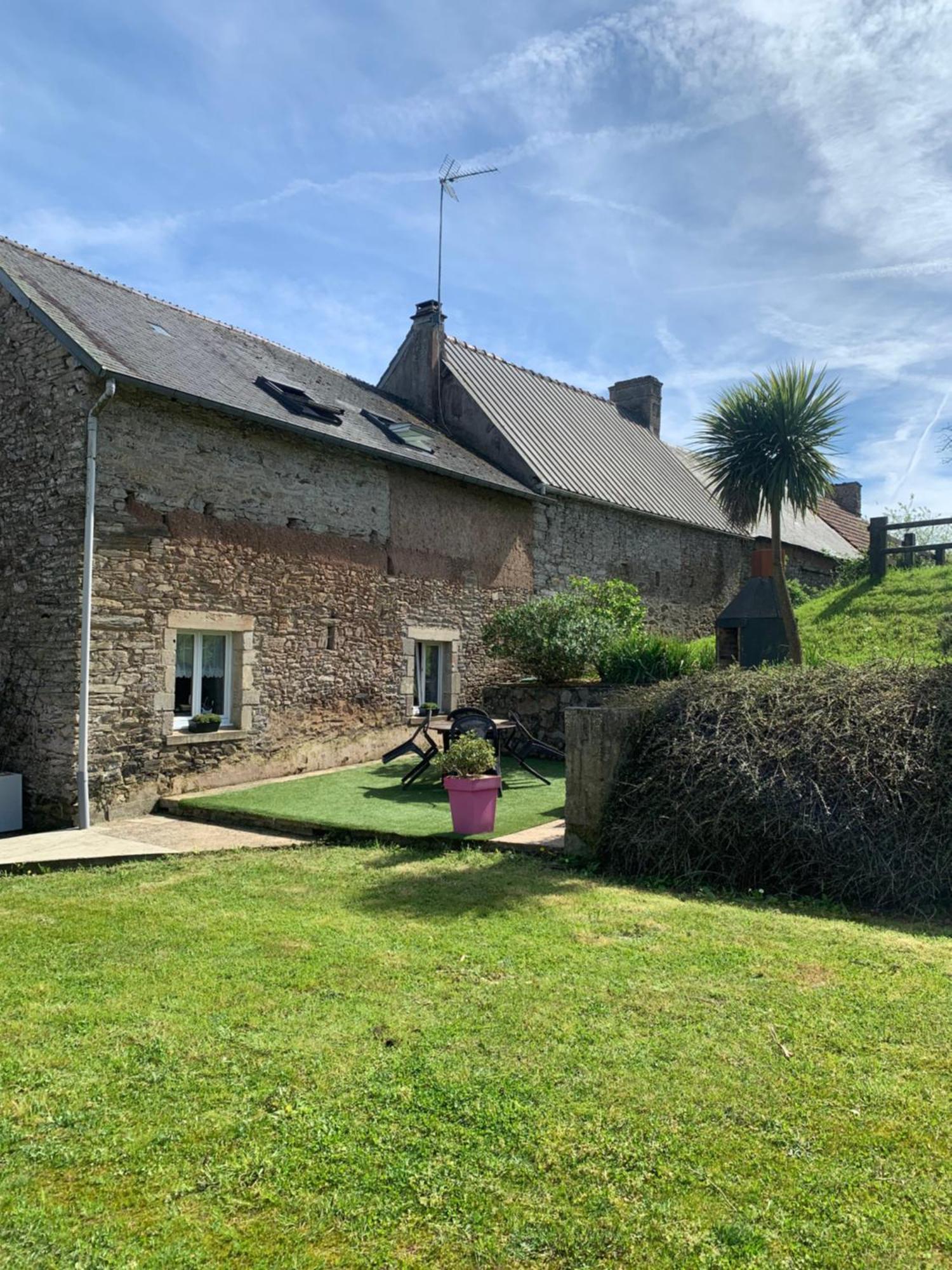 Gite De La Huberderie Quettehou Bagian luar foto